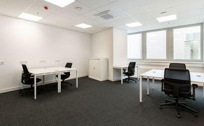 Work your way in einem Privatbüro für fünf Personen Work your way in einem Privatbüro für fünf Personen