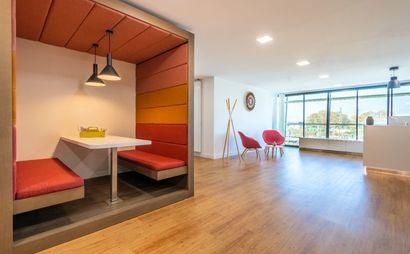 Zugang zu inspirierenden Coworking-Bereichen in Ihrer Nähe Zugang zu inspirierenden Coworking-Bereichen in Ihrer Nähe