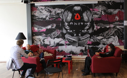 Hot-desking Hot-desking