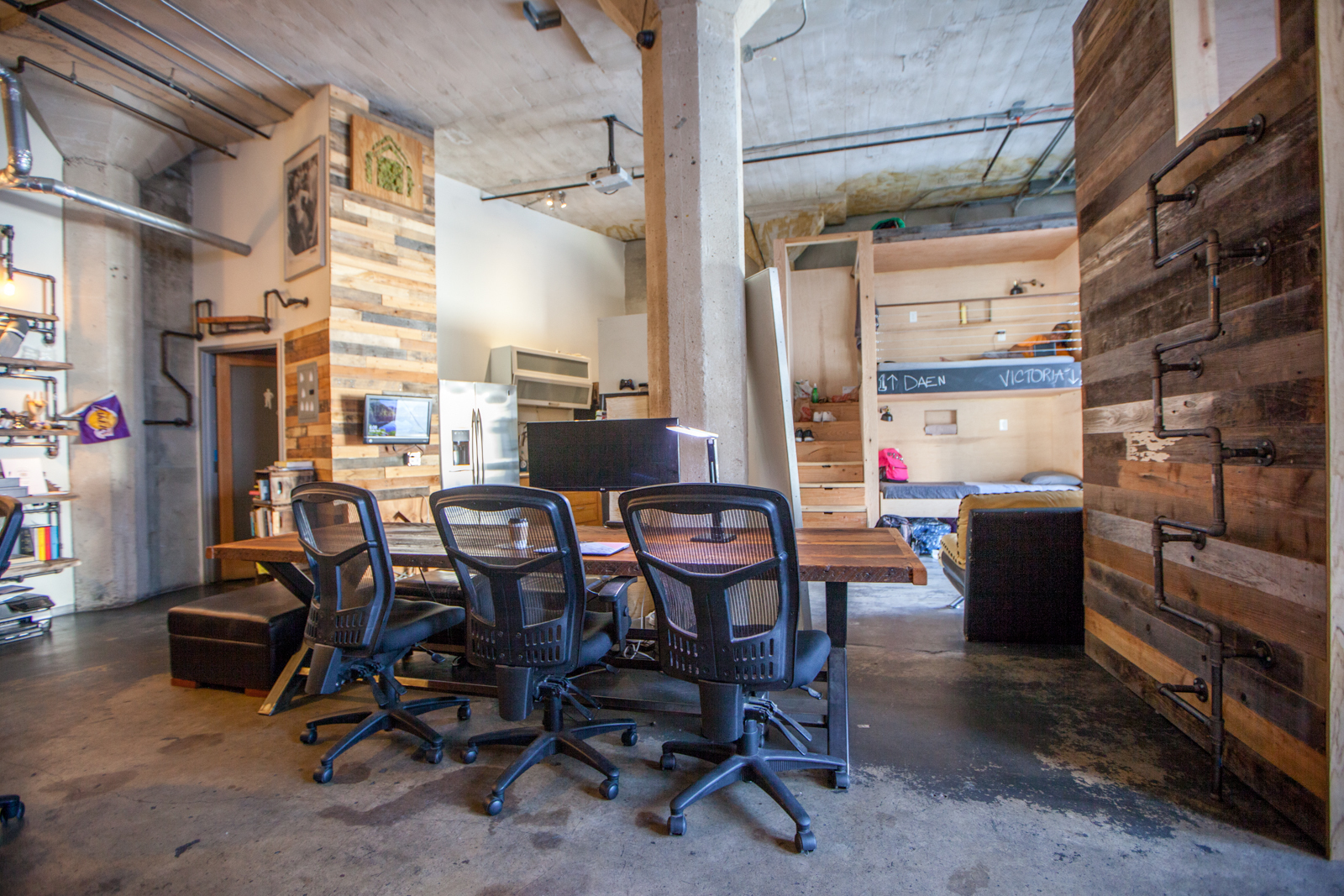 Hollywood/Vine Desks Hollywood/Vine Desks