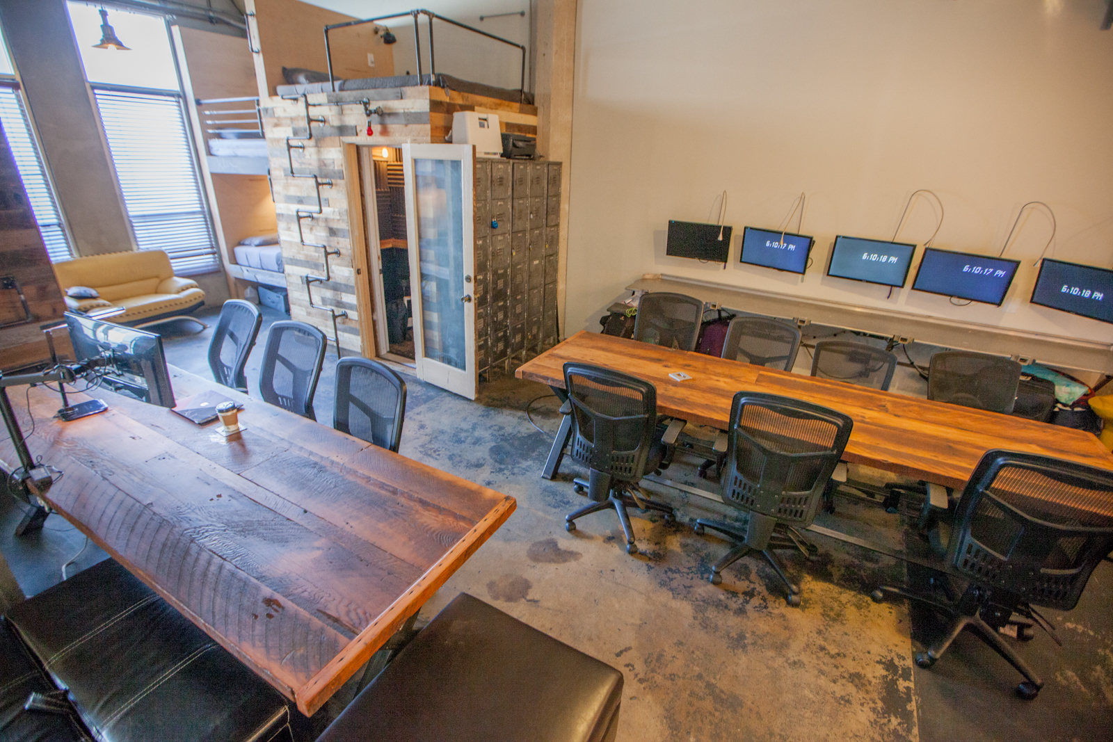 Hollywood/Vine Desks Hollywood/Vine Desks