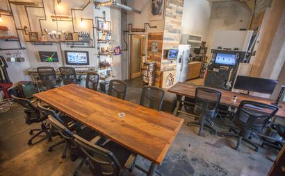 Hollywood/Vine Desks Hollywood/Vine Desks