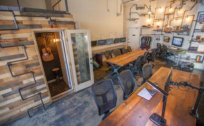 Hollywood/Vine Desks Hollywood/Vine Desks