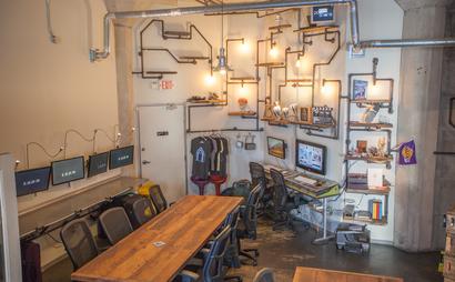 Hollywood/Vine Desks Hollywood/Vine Desks