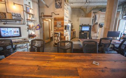 Hollywood/Vine Desks Hollywood/Vine Desks