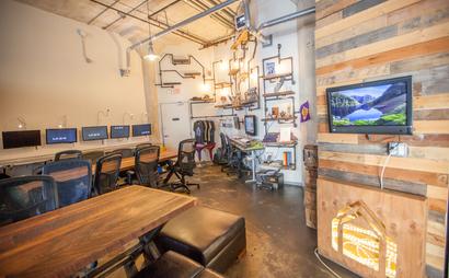 Hollywood/Vine Desks Hollywood/Vine Desks