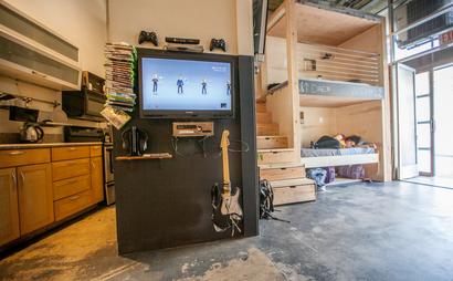 Hollywood/Vine Desks Hollywood/Vine Desks