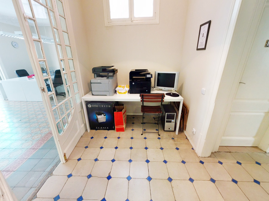 Dedicated desk Dedicated desk