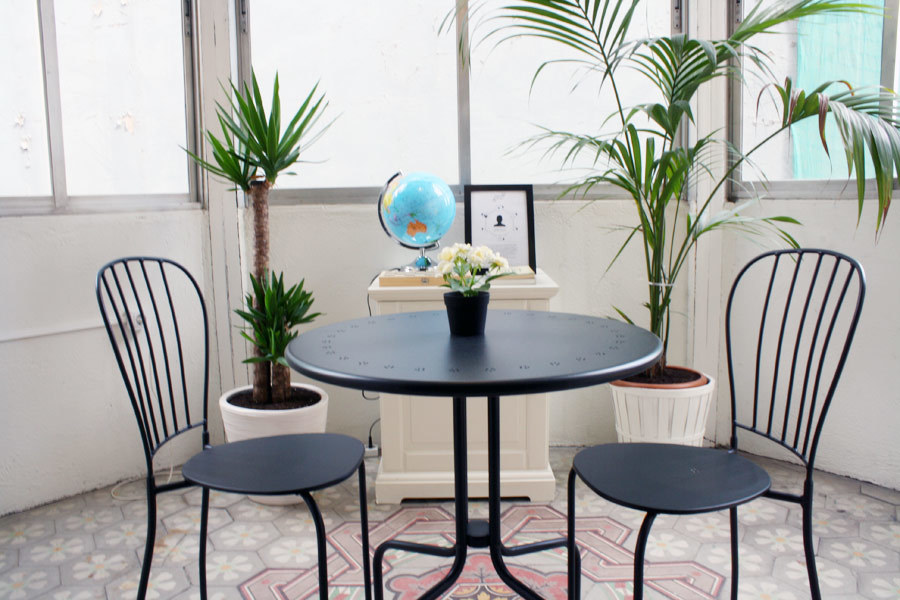 Dedicated desk Dedicated desk