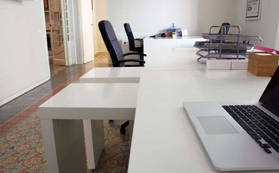 Dedicated desk Dedicated desk