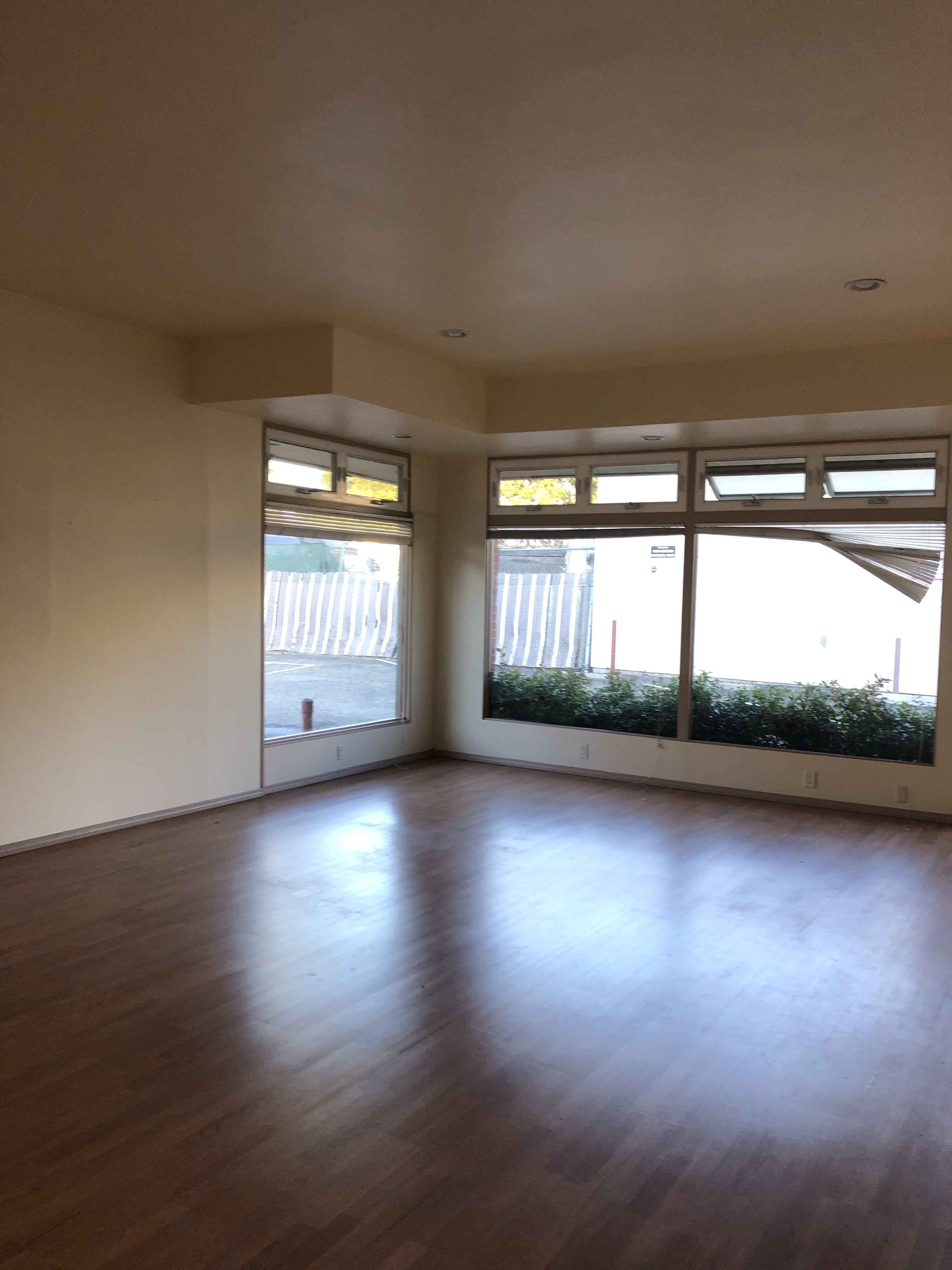 OFFICE FOR RENT - GREAT LOCATION