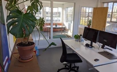 Beautiful & Bright Studio in Bow. 2 desks available Beautiful & Bright Studio in Bow. 2 desks available