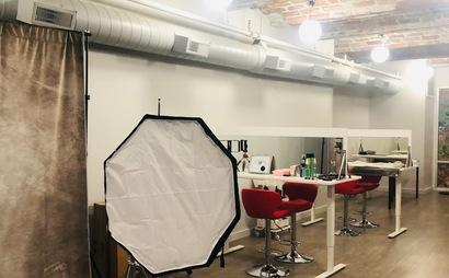 Makeup artist Makeup artist