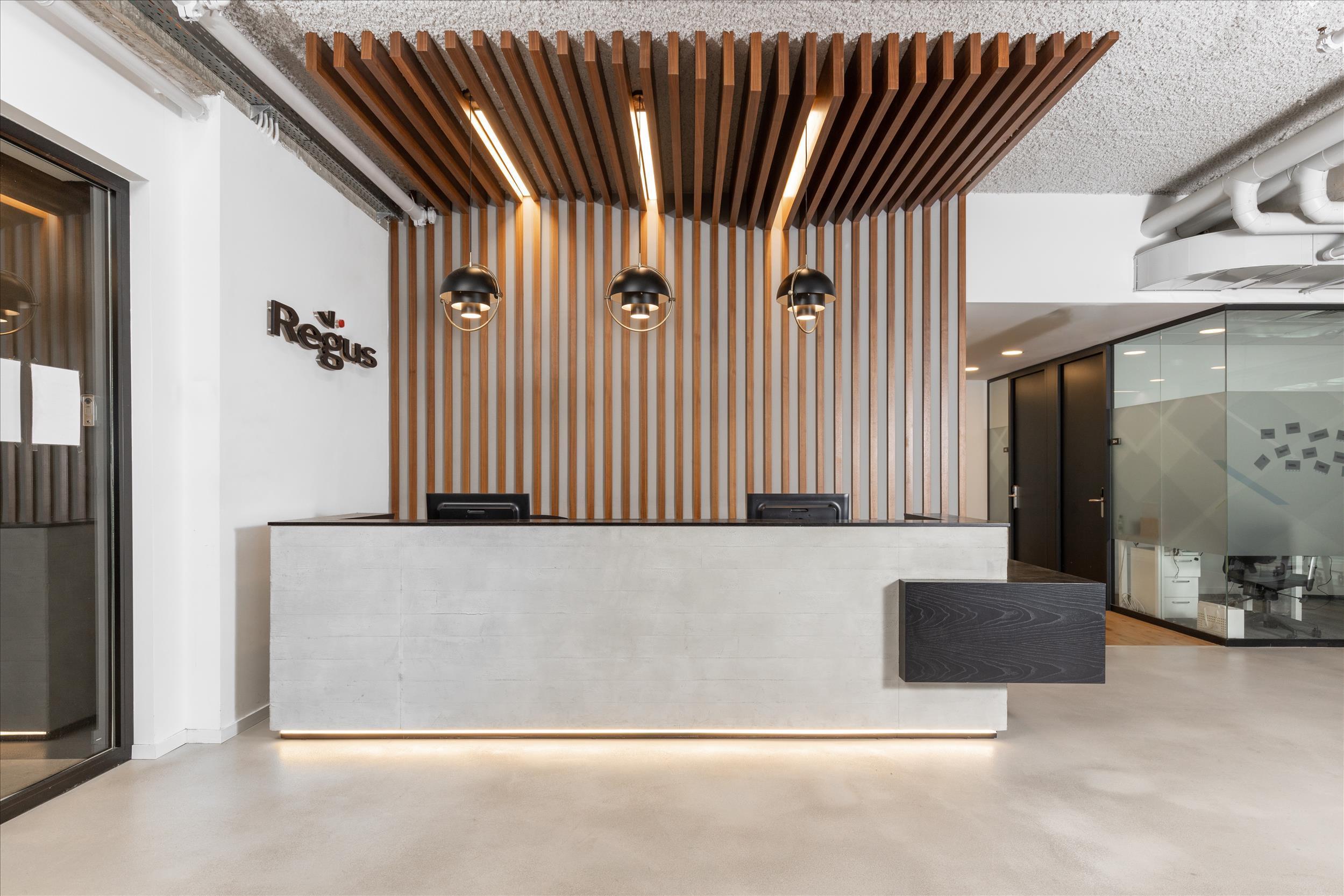 Private office for 1 person in MA, Boston - Symphony