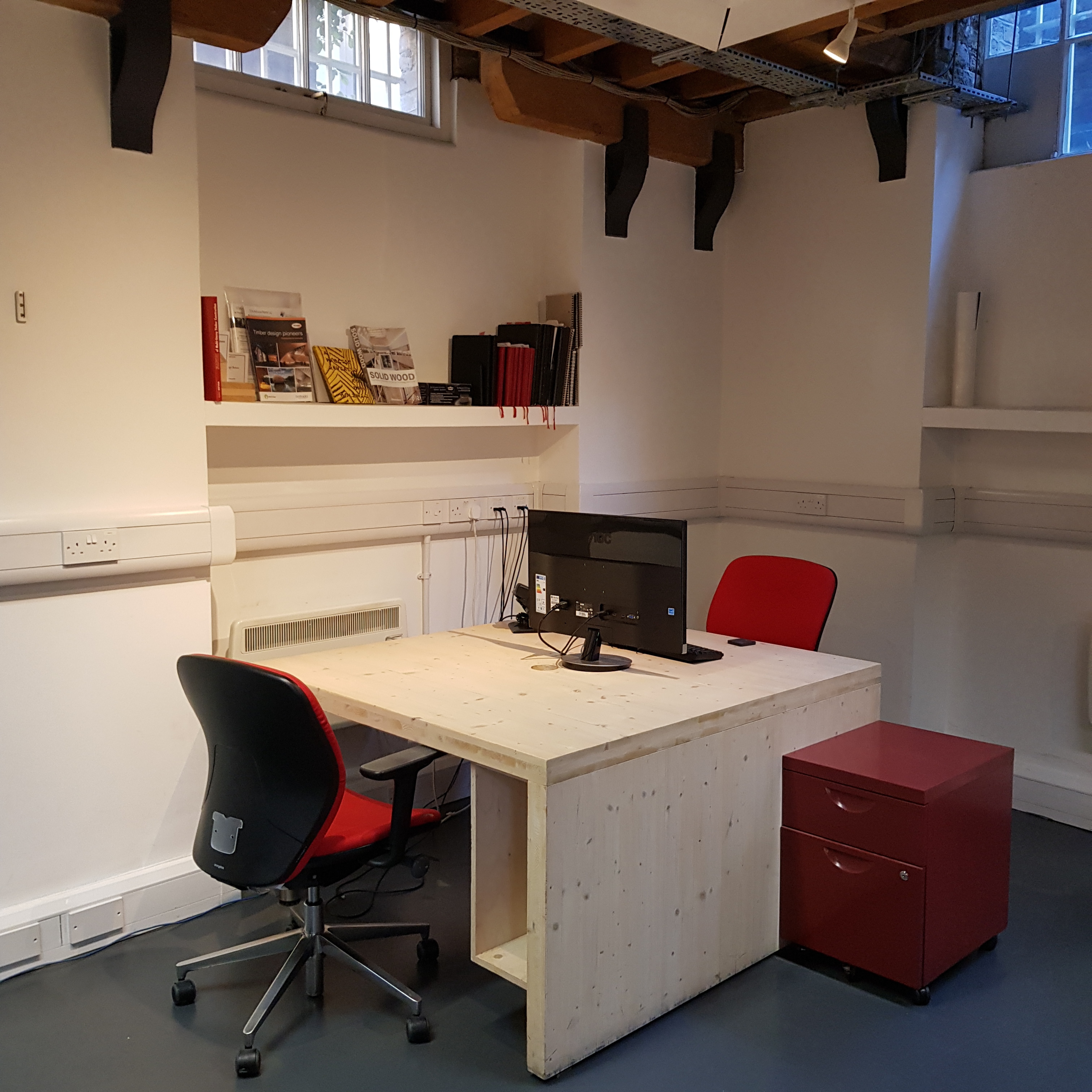 Desk space in friendly office - KLH UK Desk space in friendly office - KLH UK