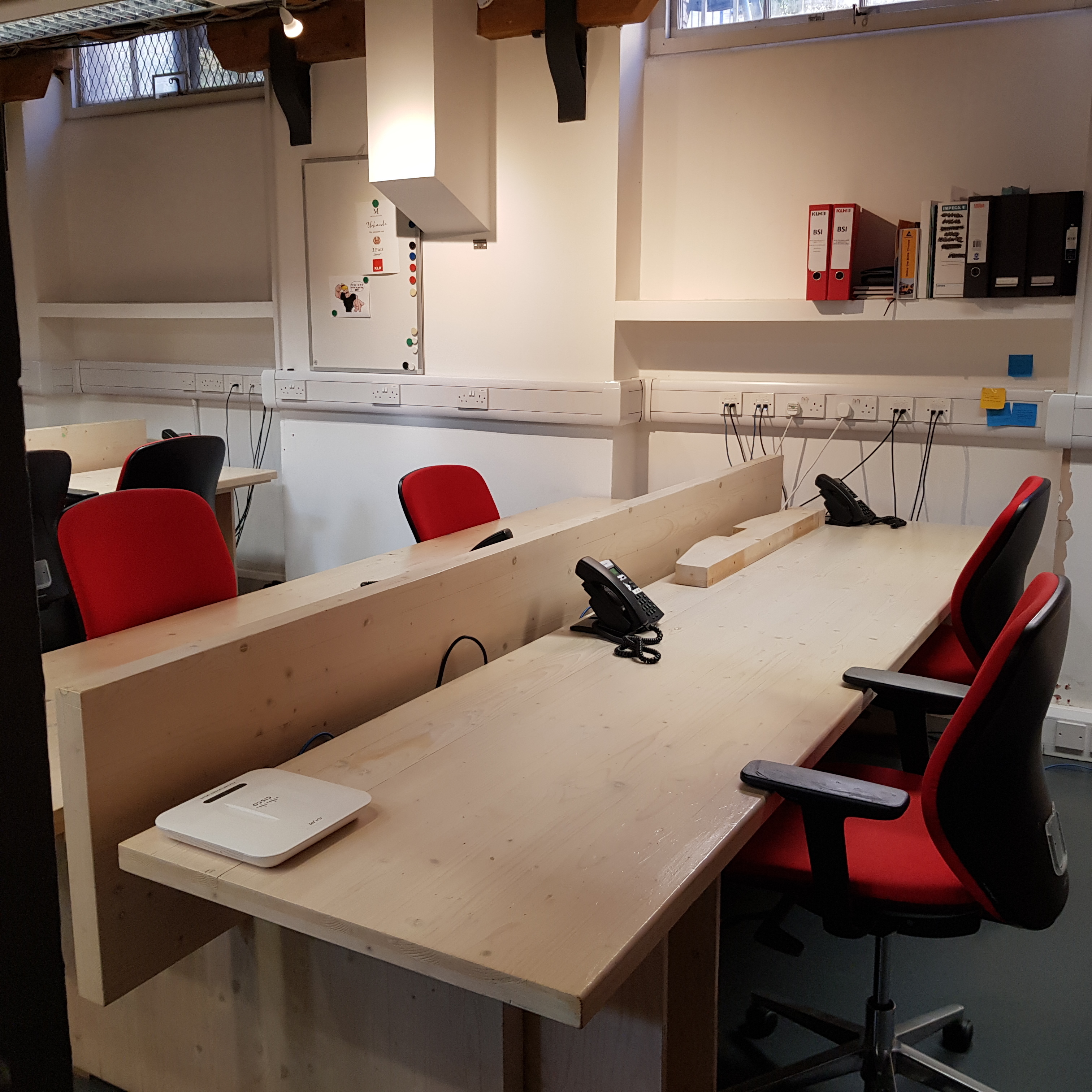 Desk space in friendly office - KLH UK Desk space in friendly office - KLH UK