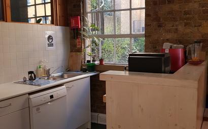 Desk space in friendly office - KLH UK Desk space in friendly office - KLH UK