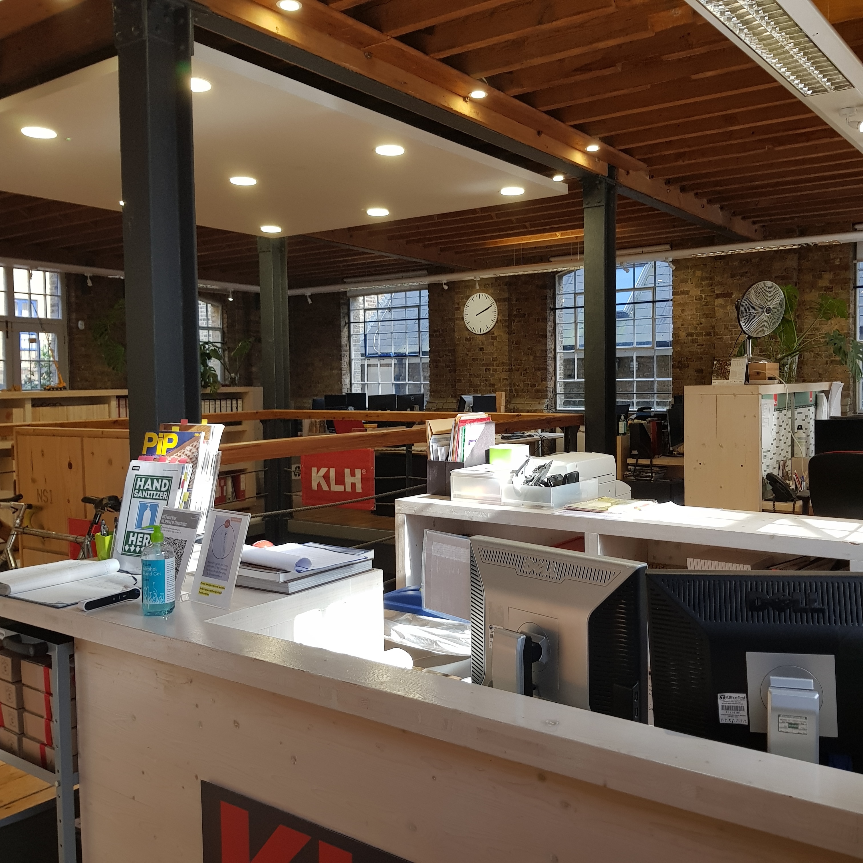 Desk space in friendly office - KLH UK Desk space in friendly office - KLH UK