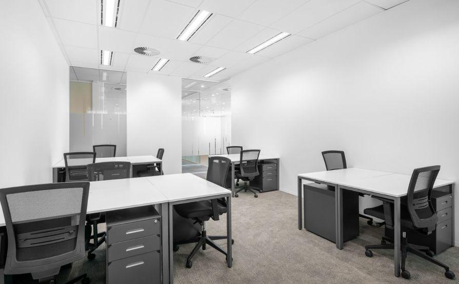 Ready-to-use office space to accommodate a growing team of up to 10. 