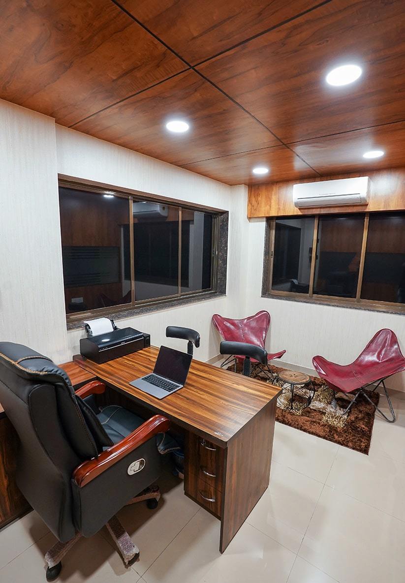 Private Cabin (4-6 seaters)