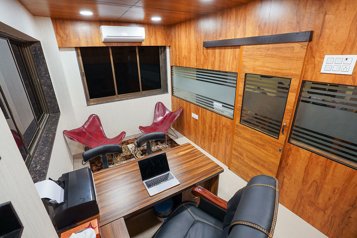 Private Cabin (4-6 seaters)