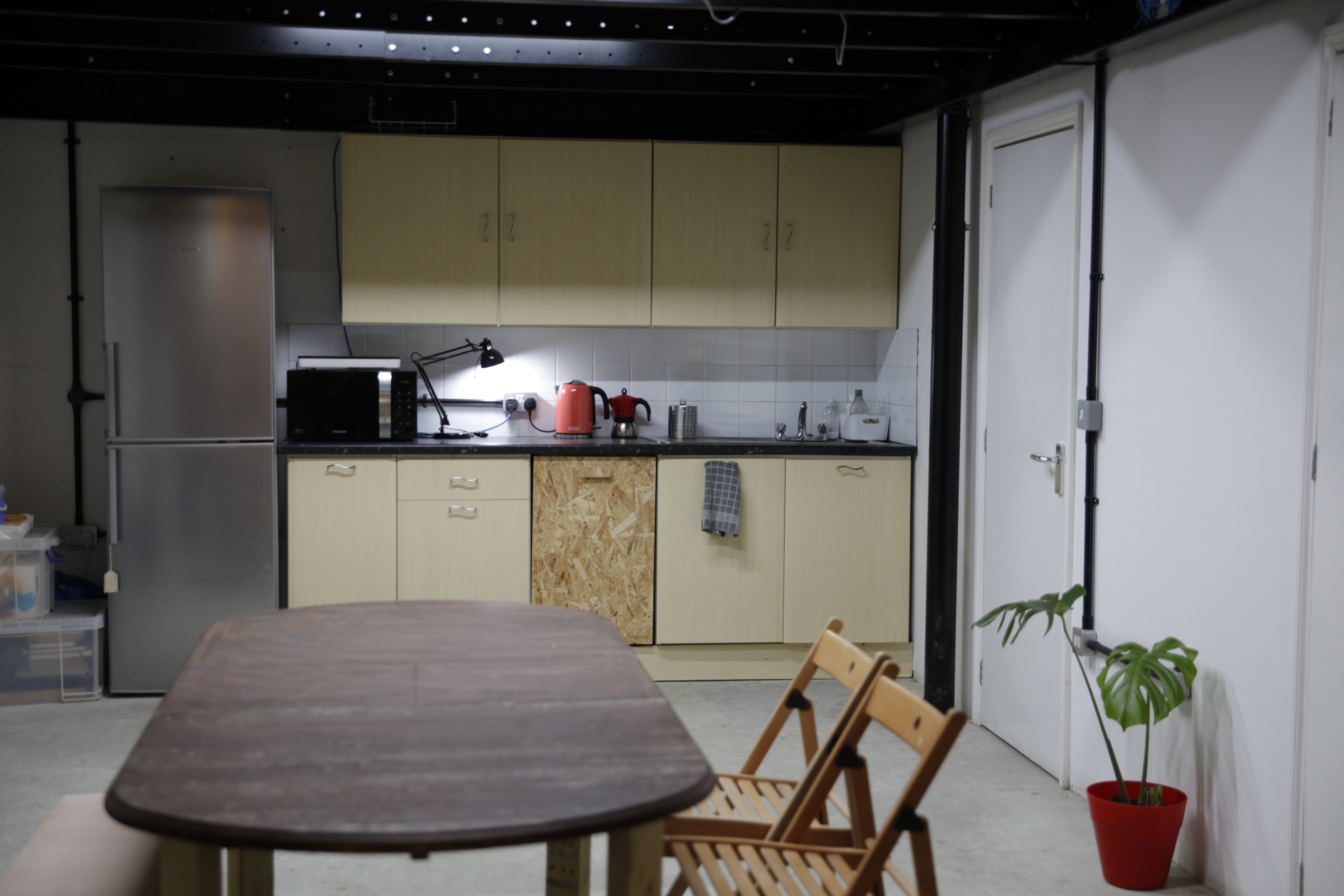 Affordable desk spaces at Kupfer, London