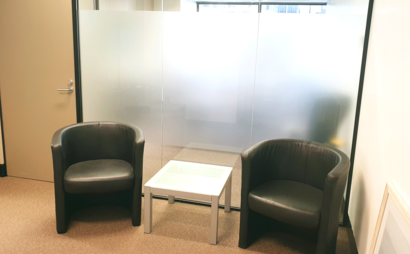 Private Desks for Rent with Free Meeting Room Private Desks for Rent with Free Meeting Room