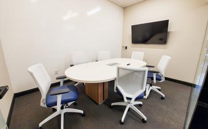 Conference Room for 2-6 People Conference Room for 2-6 People