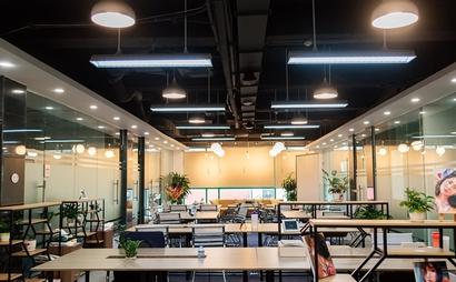 Hot Desk - Collaboration Hot Desk - Collaboration