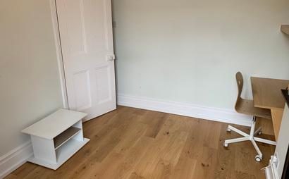 Bright room in central Greenwich Bright room in central Greenwich