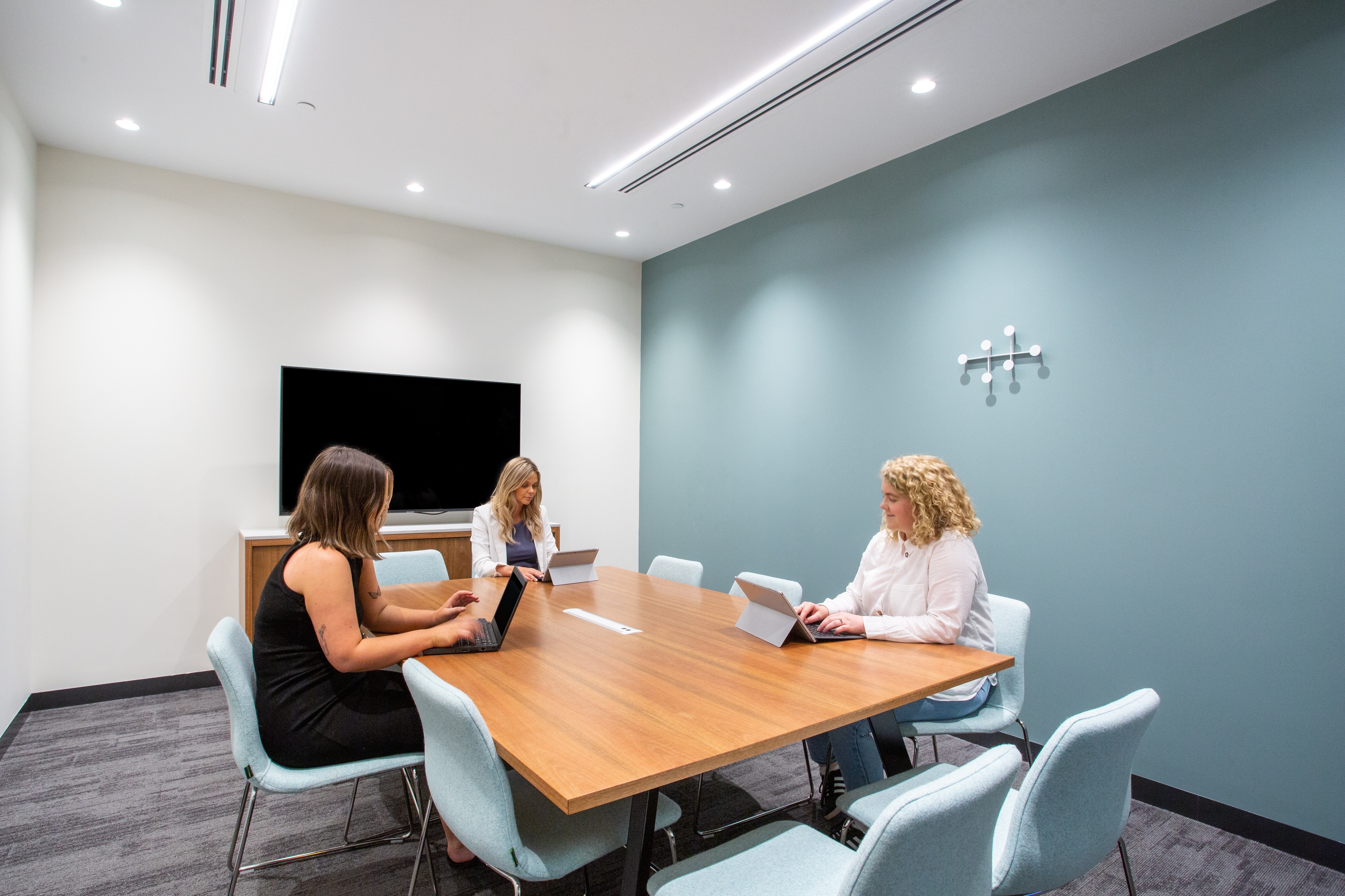 Tailor-made dream offices for 5 persons in Spaces One Melbourne Quarter Tailor-made dream offices for 5 persons in Spaces One Melbourne Quarter