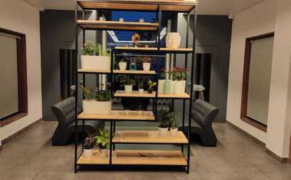 Dedicated desk Dedicated desk