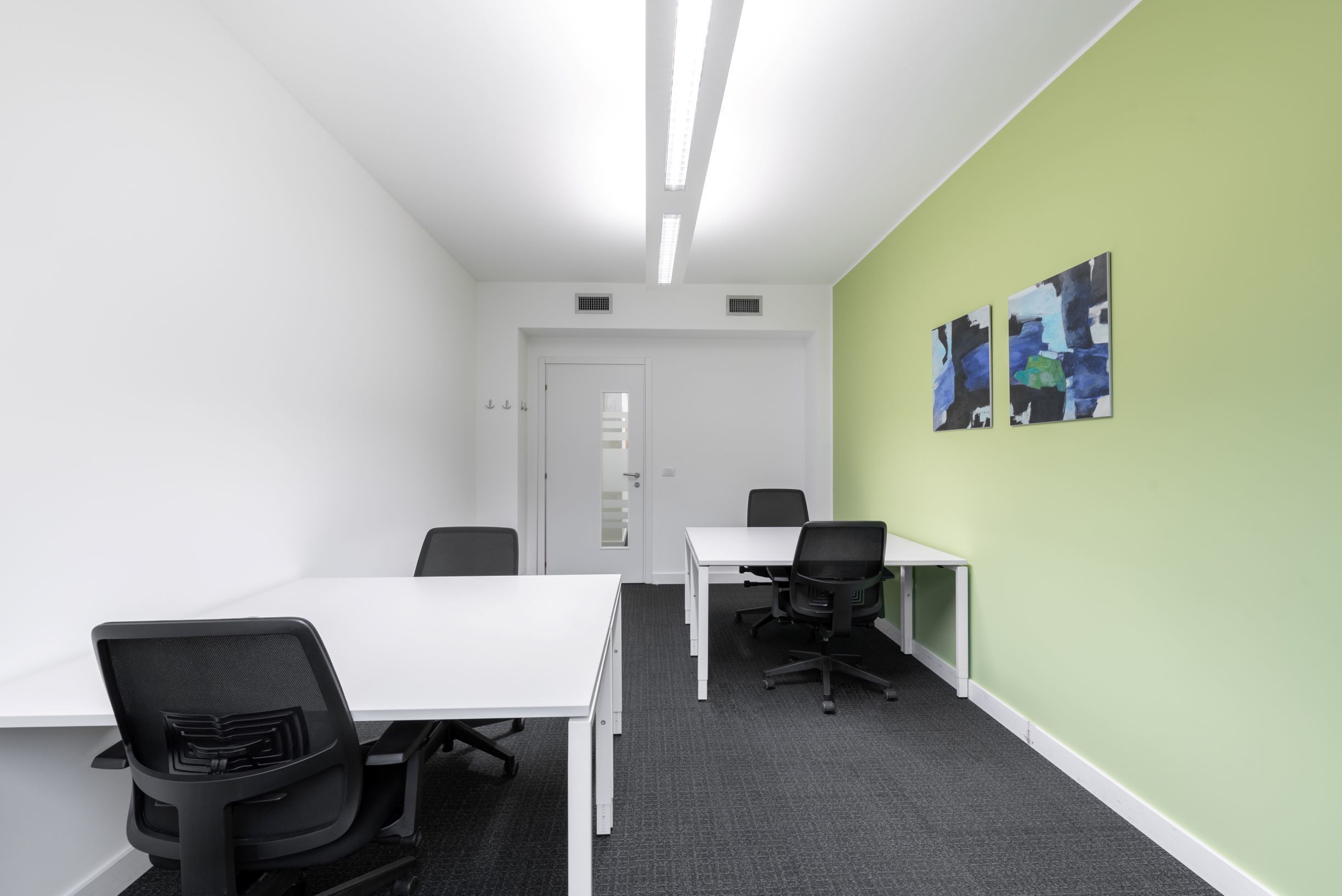 Private office space tailored to your business’ unique needs in Regus Citigroup Centre Private office space tailored to your business’ unique needs in Regus Citigroup Centre
