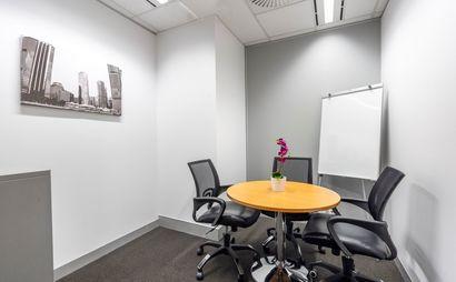 Private office space for 4 persons in Regus Northbank Private office space for 4 persons in Regus Northbank
