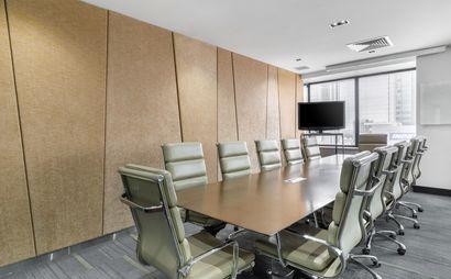 Move into ready-to-use open plan office space for 10 persons in Regus St Martins Tower Move into ready-to-use open plan office space for 10 persons in Regus St Martins Tower