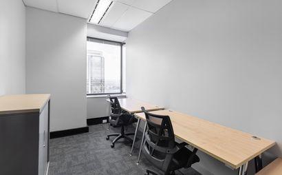 Private office space tailored to your business’ unique needs in Regus St Martins Tower Private office space tailored to your business’ unique needs in Regus St Martins Tower