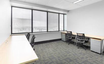 Move into ready-to-use open plan office space for 15 persons in Regus St Martins Tower Move into ready-to-use open plan office space for 15 persons in Regus St Martins Tower