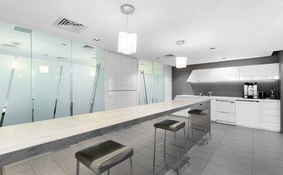 Move into ready-to-use open plan office space for 15 persons in Regus St Martins Tower Move into ready-to-use open plan office space for 15 persons in Regus St Martins Tower