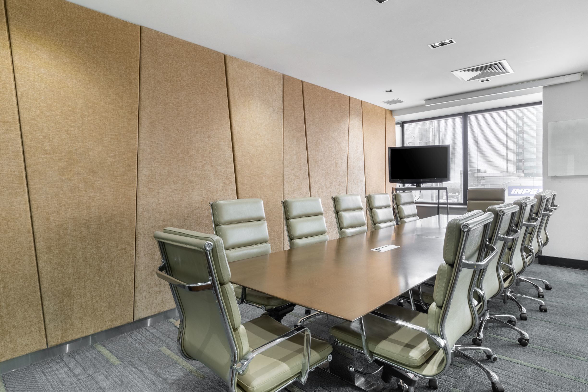 Find the right location for your business, anywhere in the world