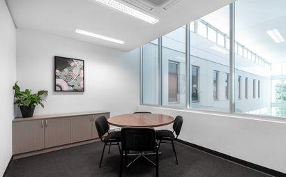 All-inclusive access to professional office space for 4 persons in HQ Victoria Park All-inclusive access to professional office space for 4 persons in HQ Victoria Park