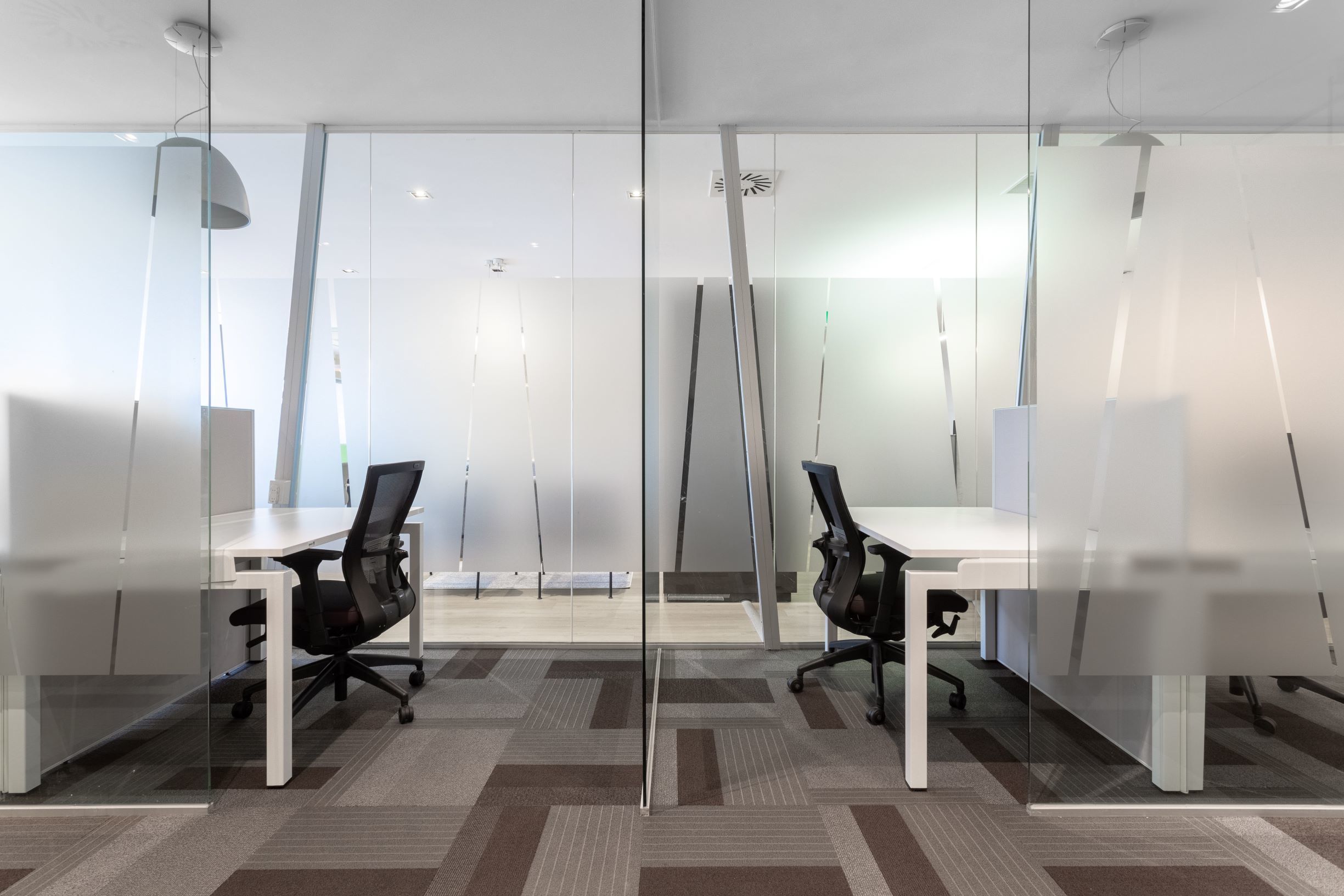 Find a dedicated desk in Regus 385 Bourke Street Find a dedicated desk in Regus 385 Bourke Street