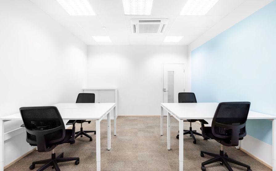 Find office space in Regus 385 Bourke Street for 3 persons with everything taken care of 