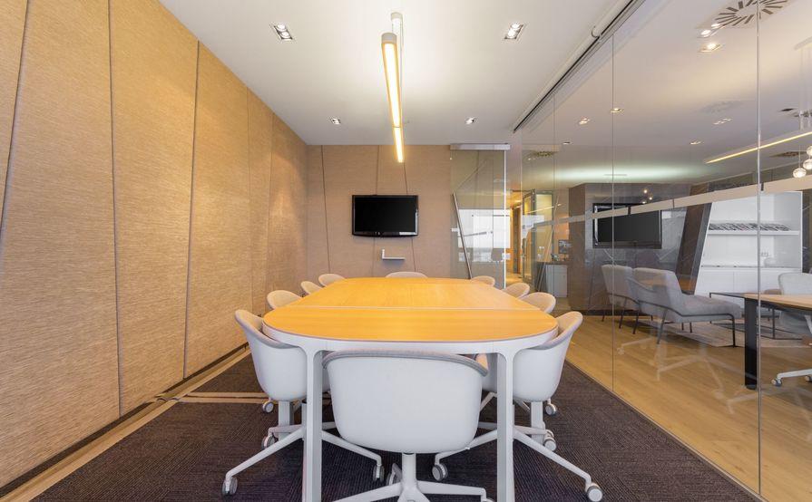 Find office space in Regus 385 Bourke Street for 3 persons with everything taken care of 