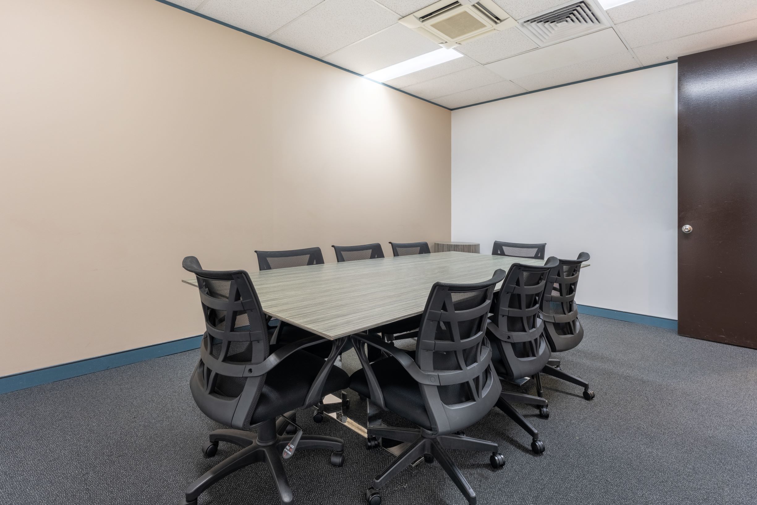 Find the right location for your business, anywhere in the world