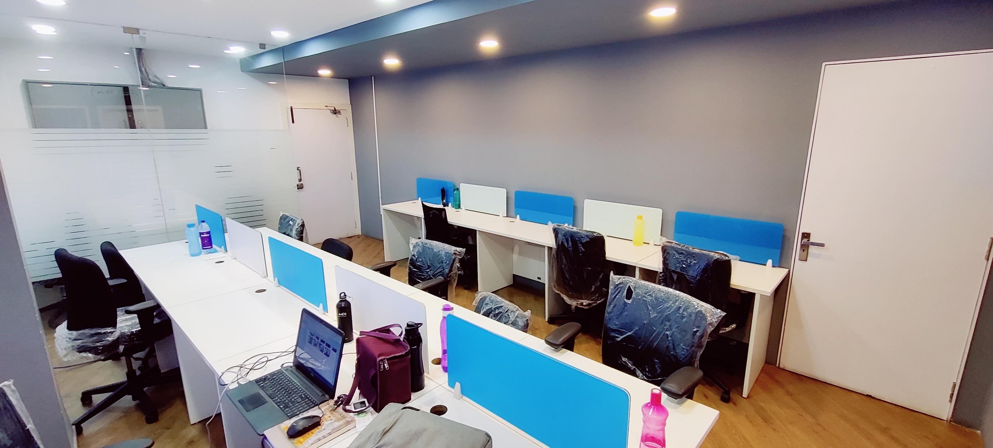 HatchStation Dedicated Desk