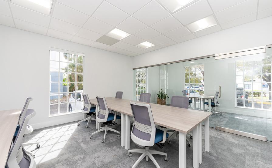 Extra-large office in Cayman Islands, The White House Extra-large office in Cayman Islands, The White House