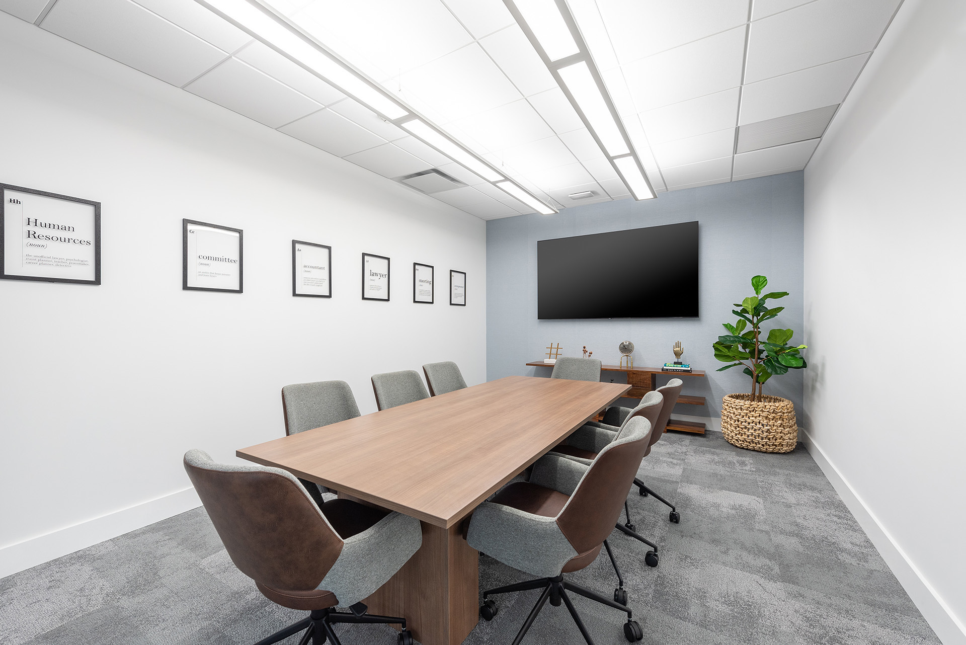 Private office for 4 people in Cayman Islands, The White House Private office for 4 people in Cayman Islands, The White House