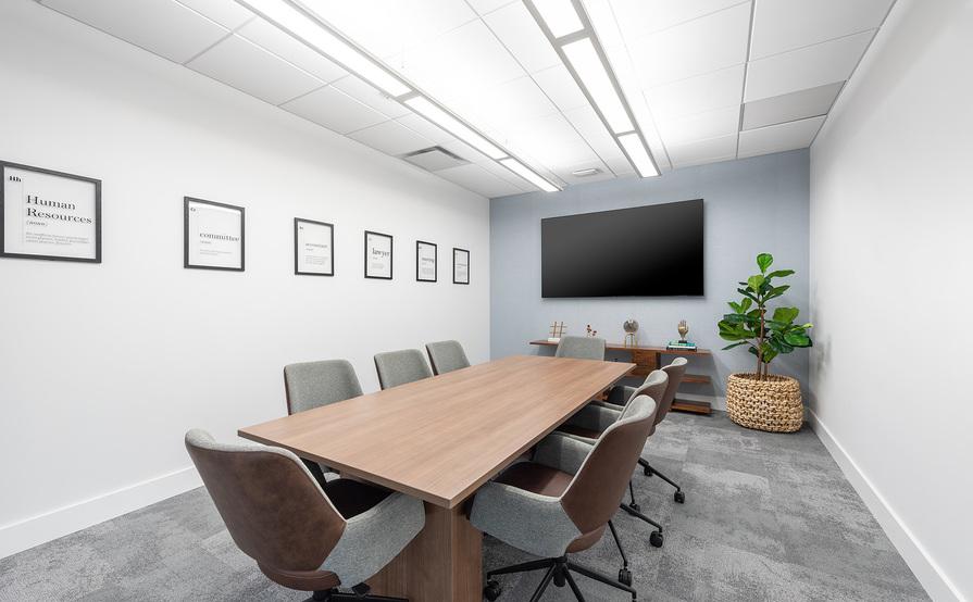 Private office for 4 people in Cayman Islands, The White House Private office for 4 people in Cayman Islands, The White House