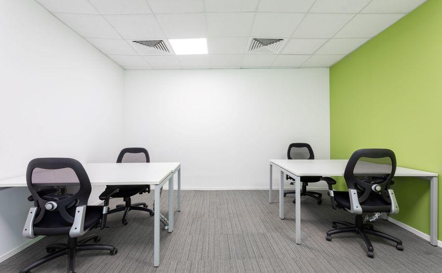 Private office space for 3 persons in Regus HWT Tower - Southbank