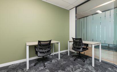 Private office space for 3 persons in Regus HWT Tower - Southbank Private office space for 3 persons in Regus HWT Tower - Southbank